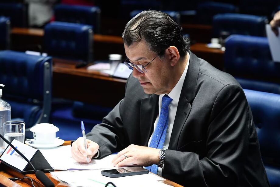 O relator da MP do setor elétrico, Eduardo Braga