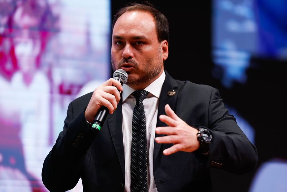 O vereador Carlos Bolsonaro cobrou apoio de lideranças do campo da direita.