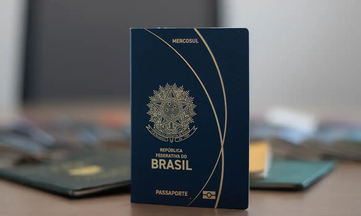 A Polícia Federal pode suspender novamente a emissão de passaportes se não houver liberação de recursos orçamentários.