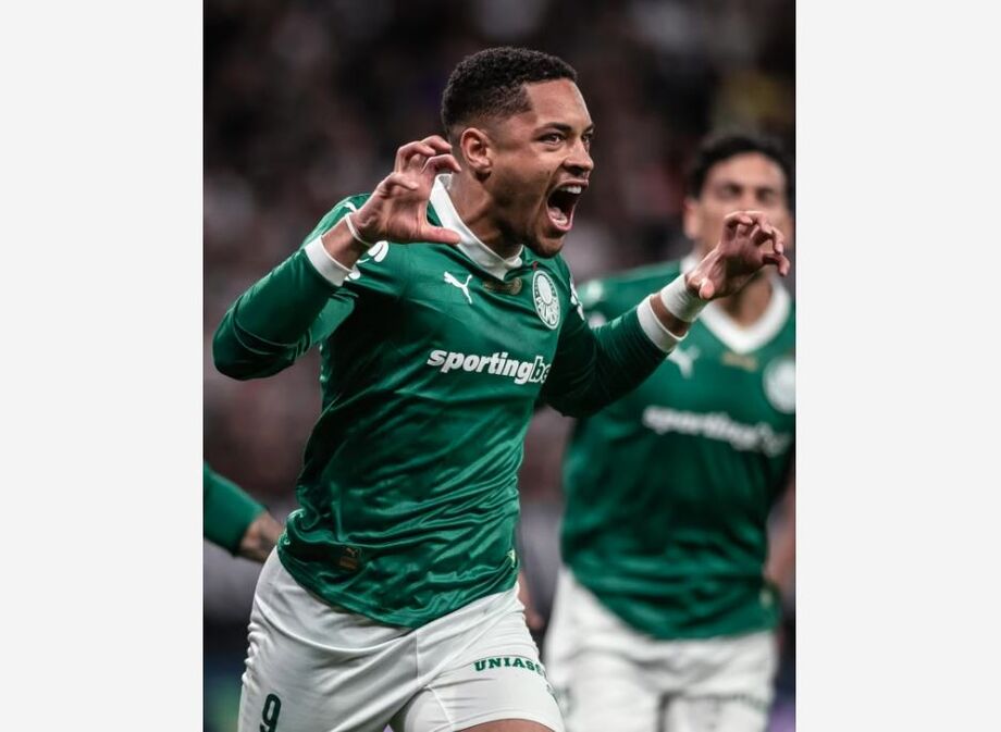 Vitor Roque é o melhor jogador Sub-21 no Brasil e na Argentina.