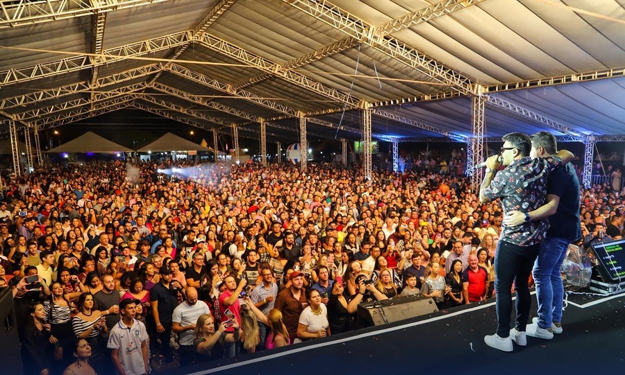 O Governo de Mato Grosso do Sul lançou o projeto Circula MS, que vai levar música, teatro e arte para 30 cidades com baixo IDH por meio de um palco itinerante.