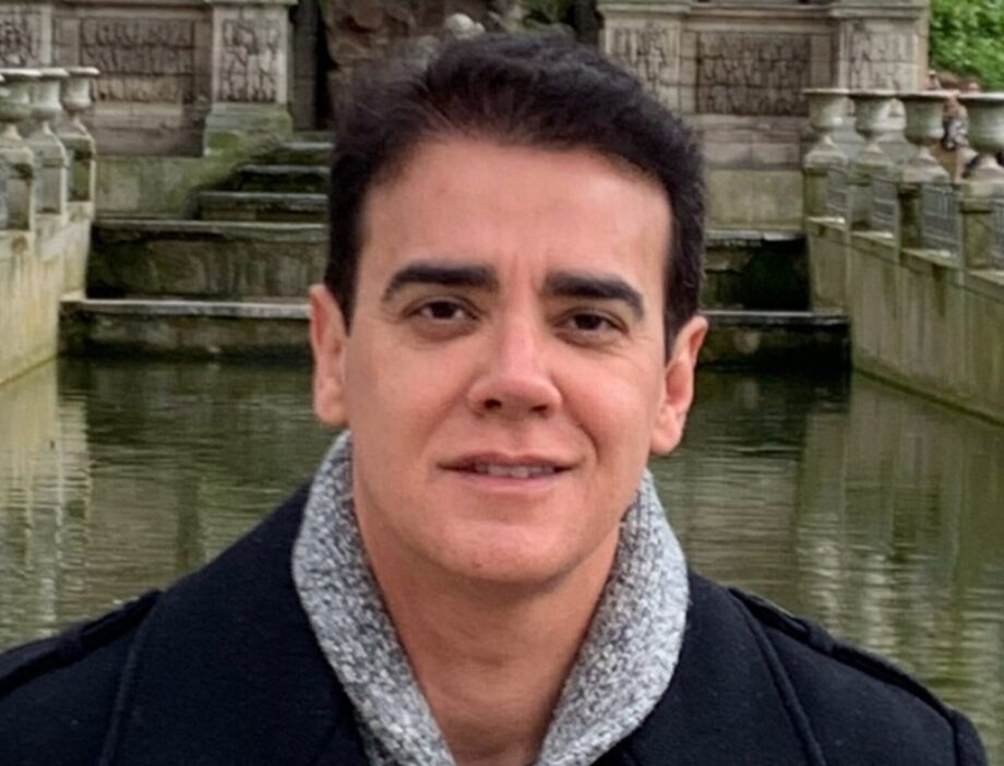 Ex-deputado, médico e advogado, Iram Almeida Saraiva Júnior foi preso suspeito de estuprar a própria filha de dois anos.