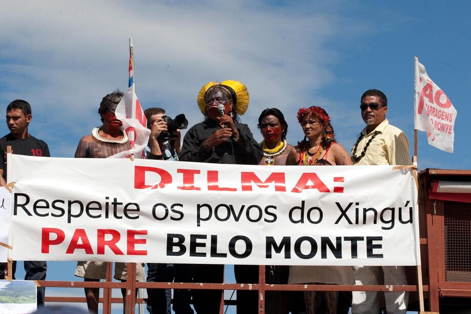 Povos indígenas da região do Rio Xingu foram contra a construção da Usina Hidrelétrica Belo Monte.