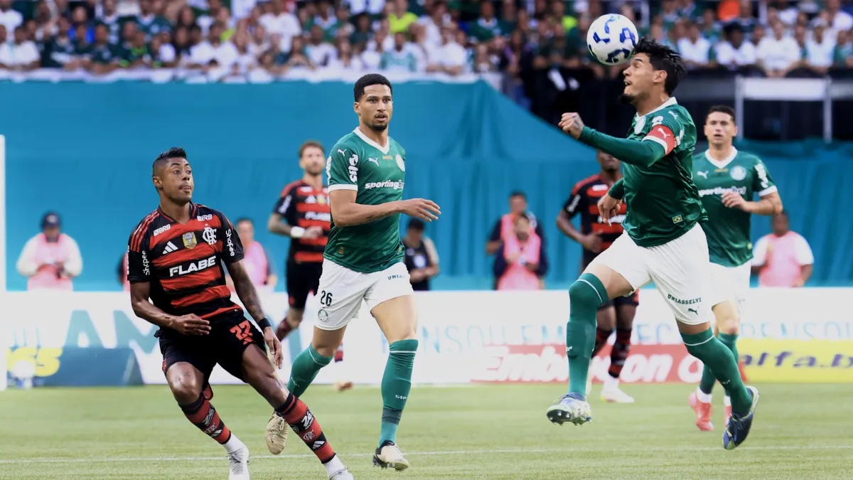 Palmeiras e Flamengo lideram ranking de clubes mais favorecidos pela arbitragem, segundo pesquisa AtlasIntel