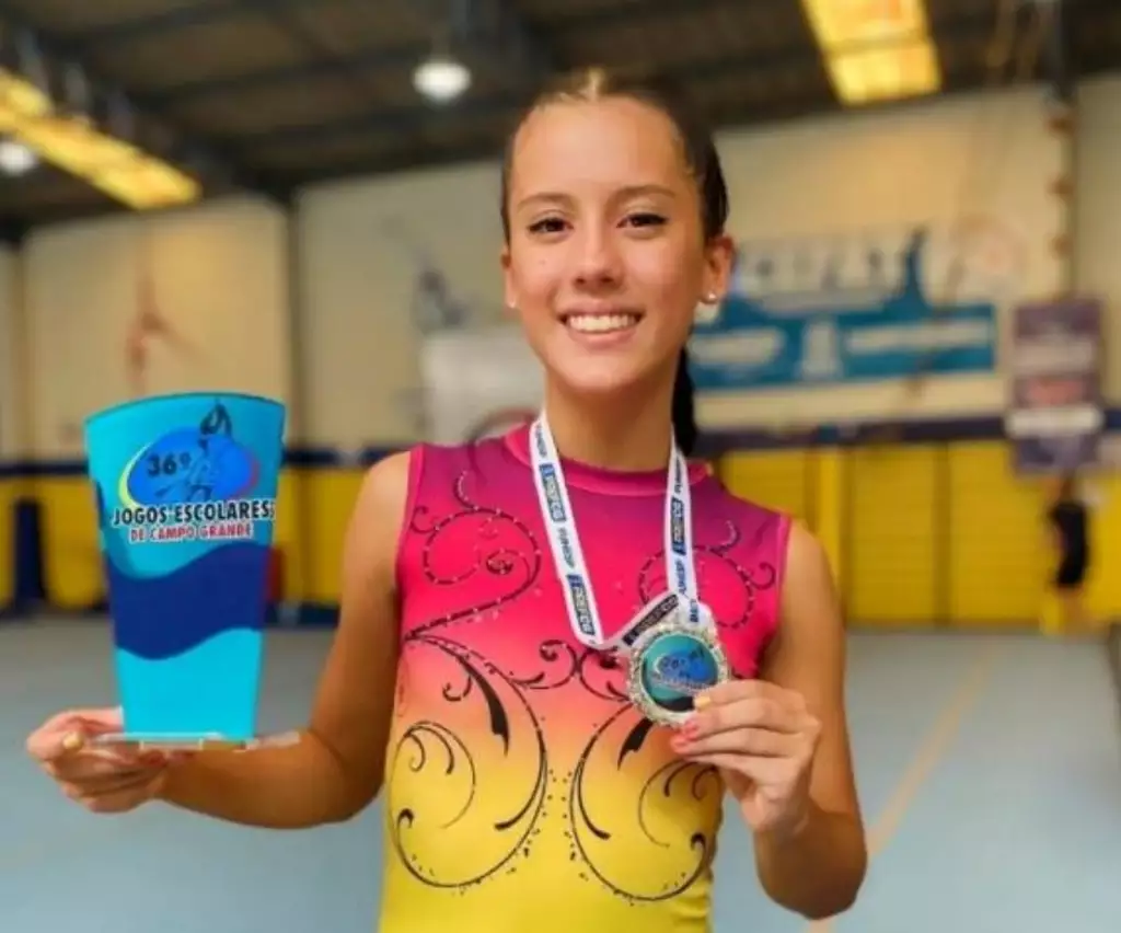 Com 16 anos, Flora precisa de apoio da comunidade para custear viagem ao Nacional de Ginástica Artística em João Pessoa  já arrecadou 72%.