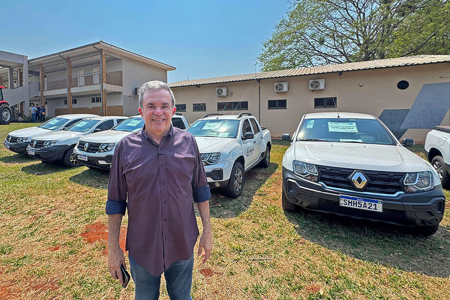 Vander Loubet entrega nove veículos à Agraer para reforçar assistência à agricultura familiar em nove cidades de MS.