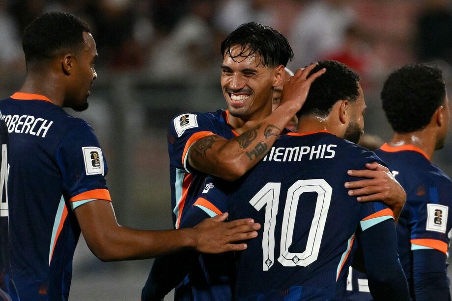 Memphis fechou a goleada da Holanda sobre Malta.