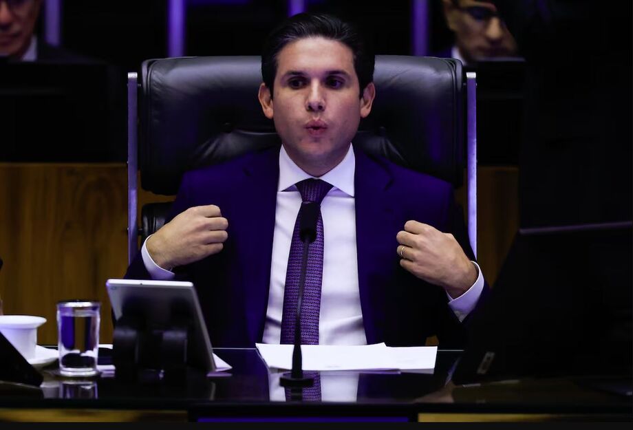 'Tivemos a votação de um tema abrangente e complexo como esse sem ter um destaque apresentado', comentou Motta