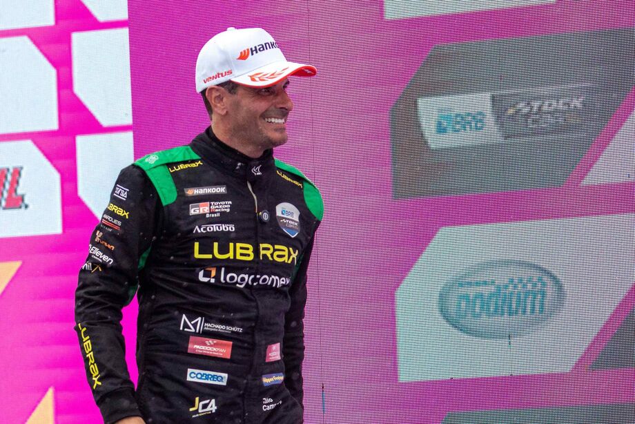 Julio Campos defende o segundo lugar na Stock Car em Campo Grande e leva a Crown Racing ao quarto pódio da temporada 2025