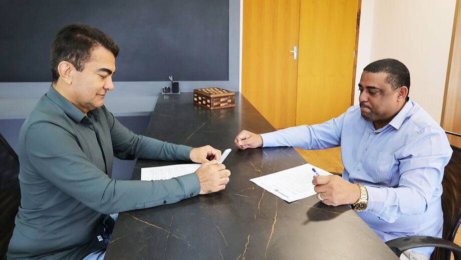 Prefeito Marçal Filho assina Projeto de Lei que será encaminhado à Câmara Municipal para criação de cargos e chamamento dos profissionais de apoio em Educação Especial.