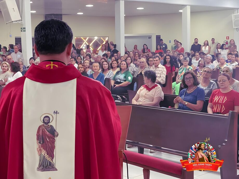 Fiéis lotam o Santuário para a celebração do novenário em honra a São Judas Tadeu, padroeiro das causas impossíveis.