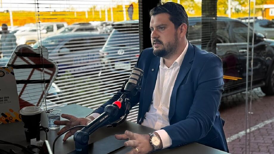 Durante o 3º Congresso dos Municípios de MS, o prefeito conversa com o Jornal A Crítica sobre os desafios da gestão pública.