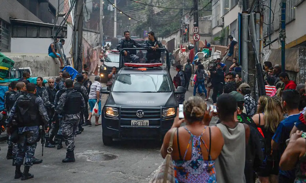 Guia destaca turismo e empreendedorismo em seis favelas do Rio e fortalece a economia local.