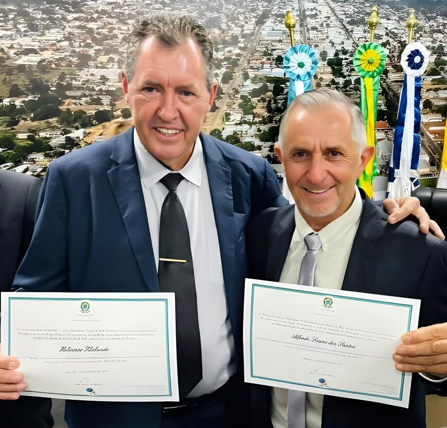 Prefeito Heliomar Klabunde e o vice Alfredo Soares durante a diplomação em dezembro do ano passado.