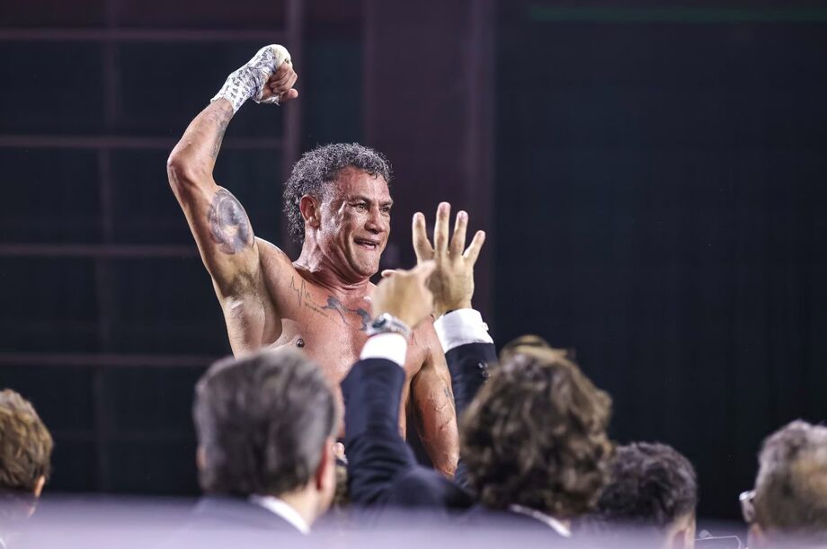 Popó venceu luta contra Wanderlei Silva, antes de briga generalizada que manchou o evento.