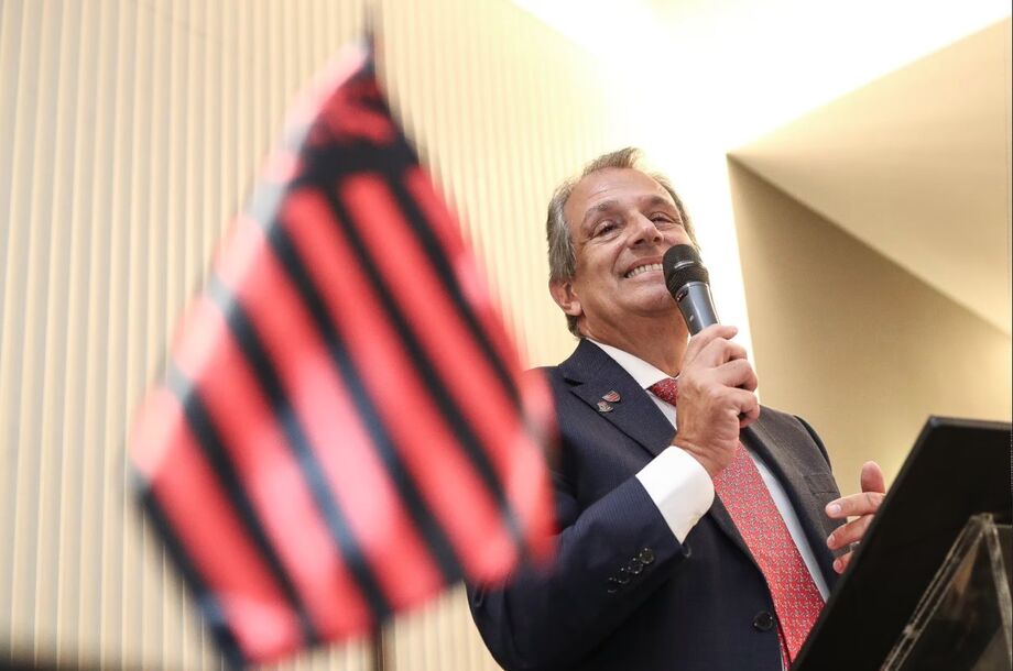 O presidente do Flamengo, Luiz Eduardo Baptista, o Bap, não quer que Flamengo deixe a Libra