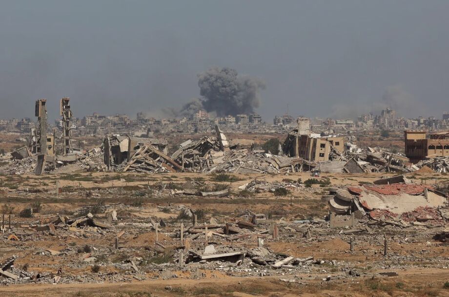Ondas de fumaça após um ataque israelense na cidade de Gaza, em 2 de outubro de 2025