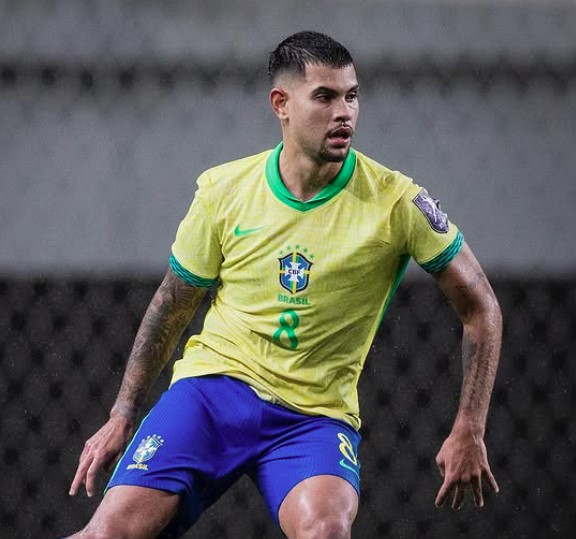 Bruno Guimarães vive grande fase sob comando de Carlo Ancelotti