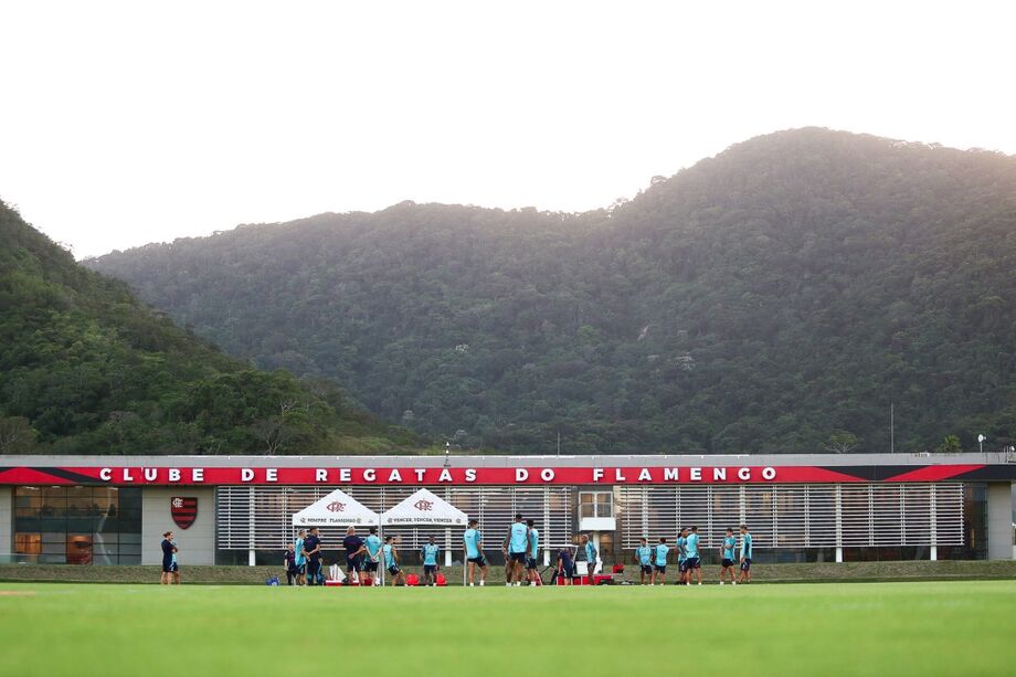 Jogadores do Flamengo durante treinamento no Ninho do Urubu