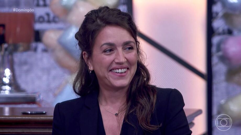 Manuela Dias foi questionada por Luciano Huck sobre 'Quem matou Odete Roitman' na novela 'Vale Tudo'