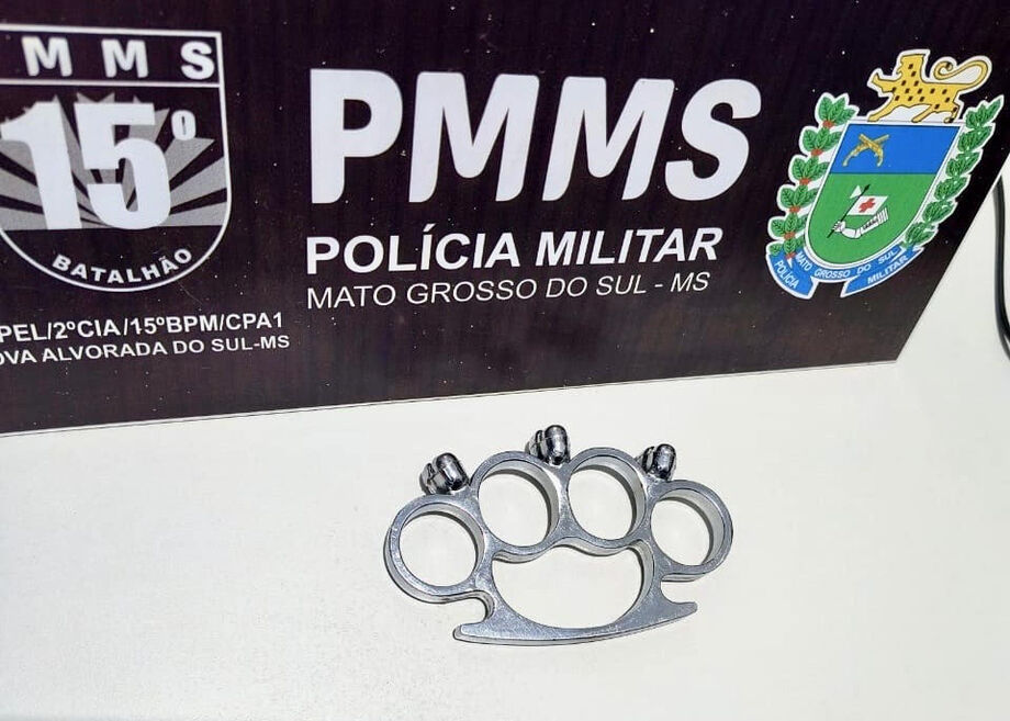 Adolescente de 16 anos é apreendido em Nova Alvorada do Sul com soco inglês; Polícia Militar encaminhou caso à Polícia Civil.