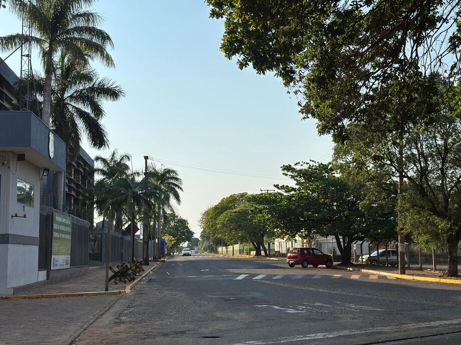 Tempo seco e baixa umidade preocupam Mato Grosso do Sul; alerta do Inmet atinge dezenas de cidades.