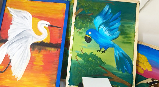 Exposição no Bioparque Pantanal apresenta obras criadas por crianças com deficiência inspiradas na fauna pantaneira