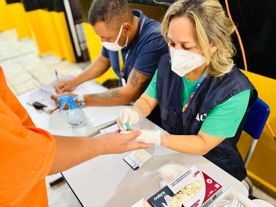 Ação de saúde realiza triagem e atendimentos médicos dentro do Centro de Triagem Anísio Lima, em Campo Grande