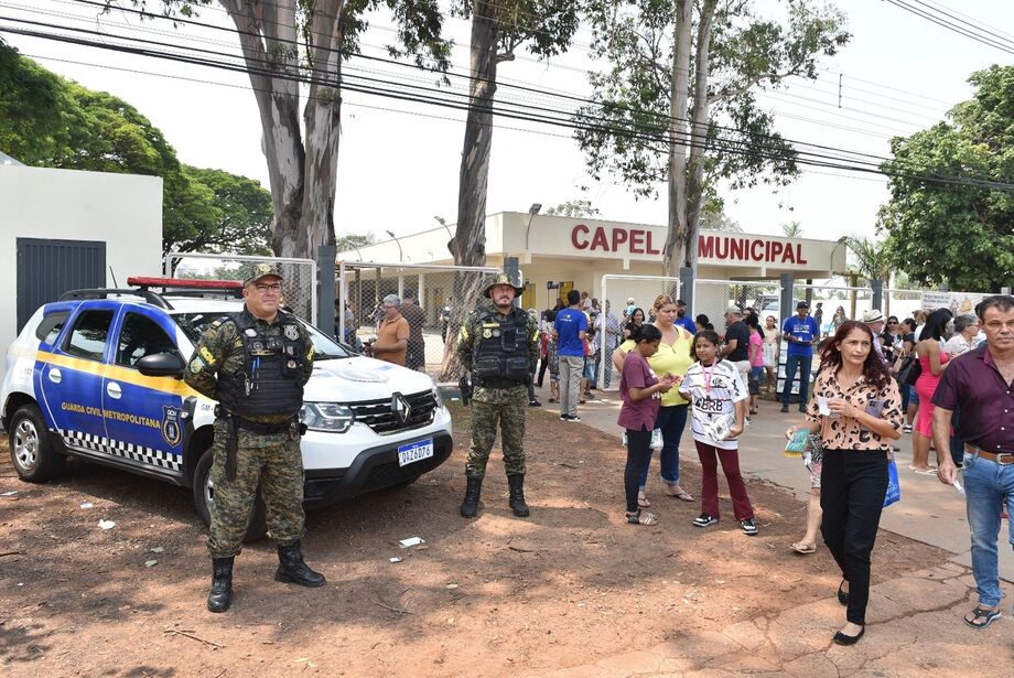 Operação da GCM garante segurança e apoio aos visitantes durante o feriado de Finados.