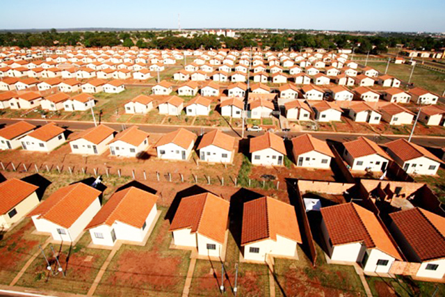 Campo Grande lança programa Sonho Seguro voltado à regularização fundiária de 10mil famílias. A iniciativa da EMHA terá duração de 36meses e atua em sete regiões da capital.