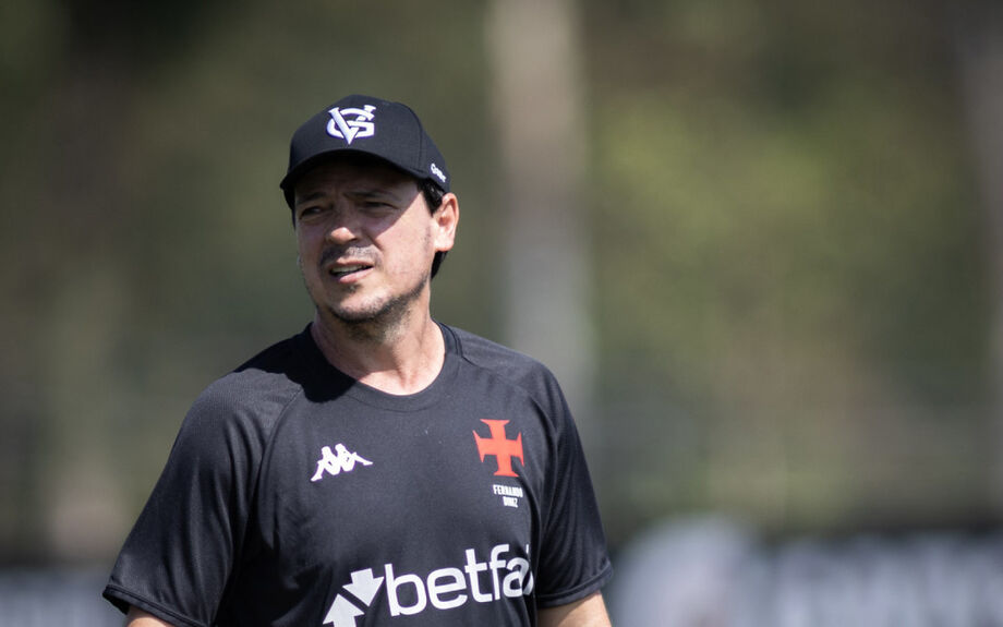 Fernando Diniz em treino do Vasco