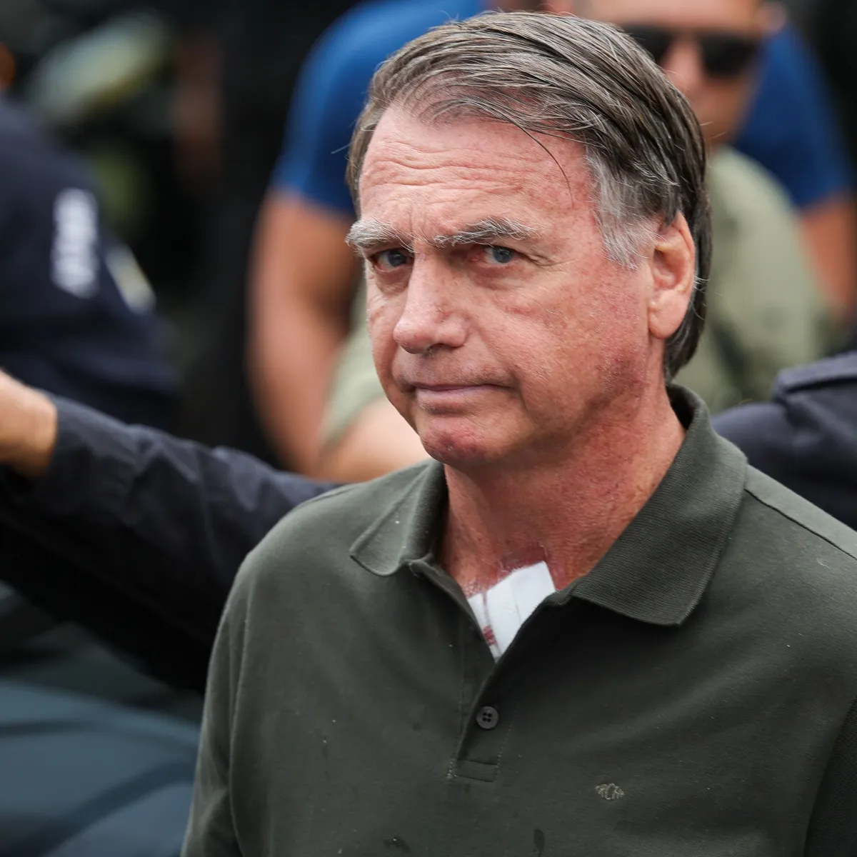 Moraes declara fim do processo e STF poderá executar pena de Bolsonaro, condenado por tentativa de golpe.