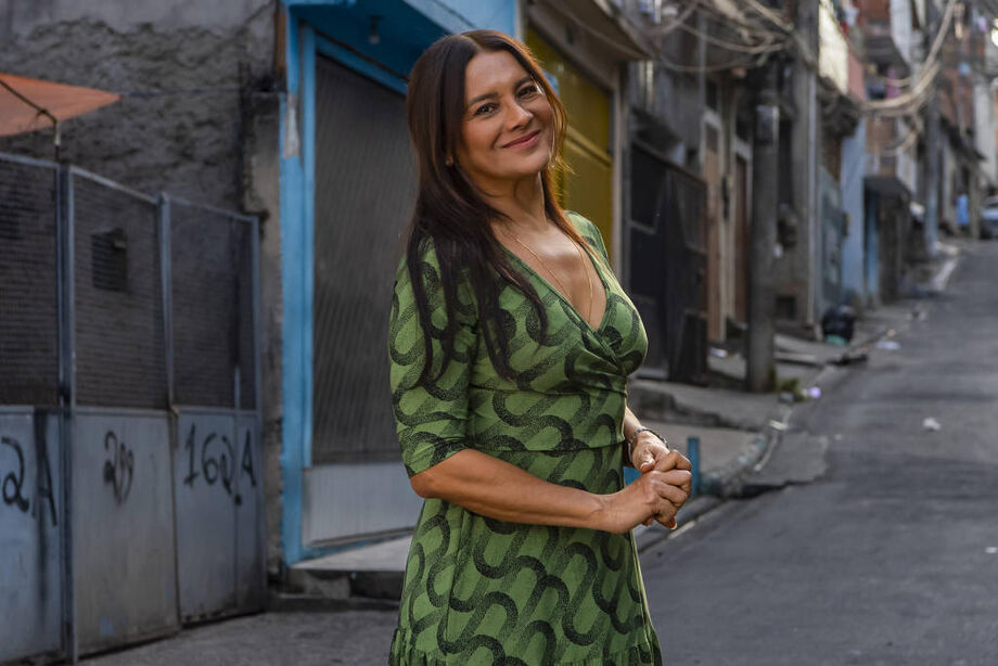 Dira Paes é Lígia em 'Três Graças'