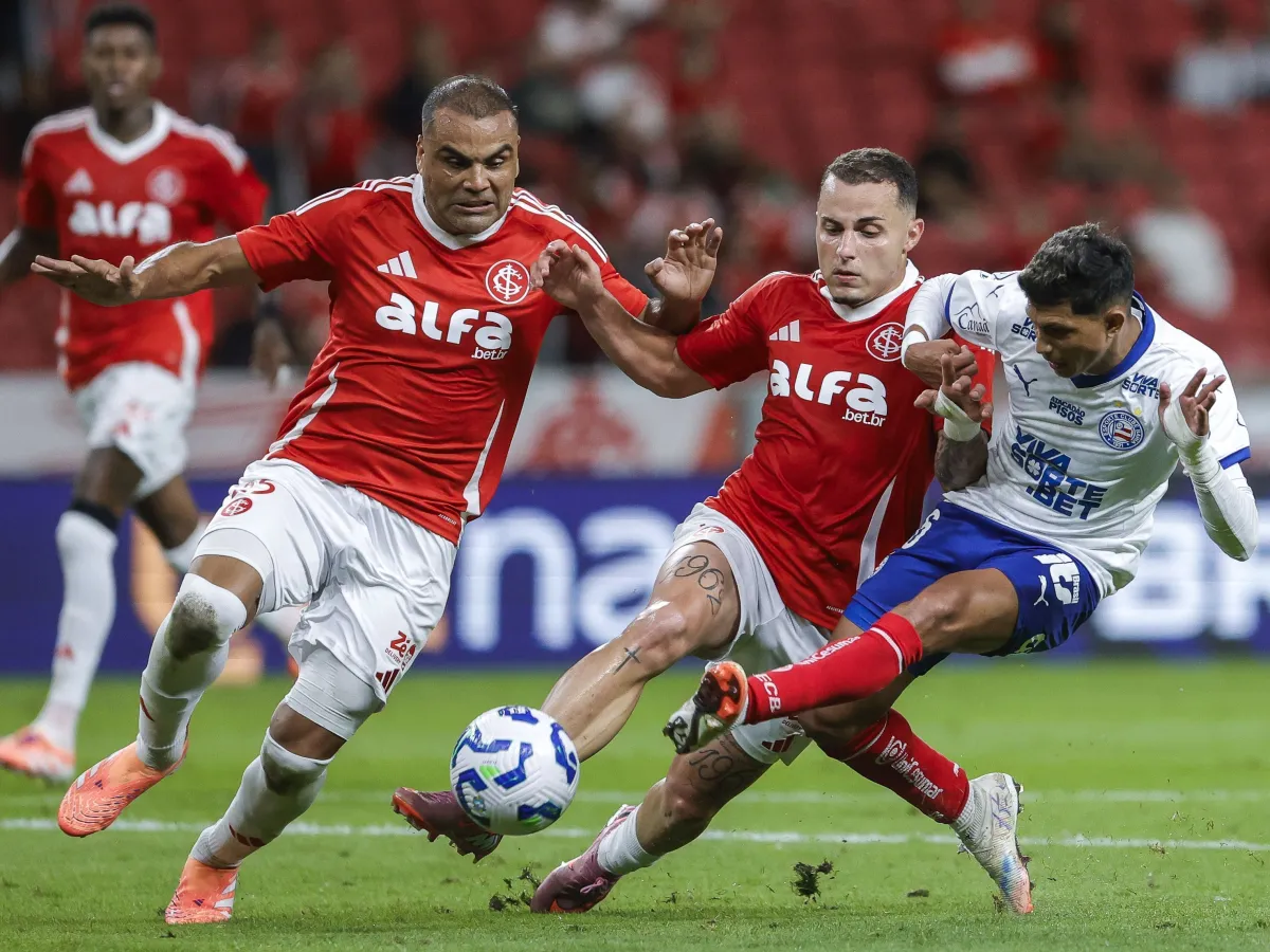 Inter cede empate ao Bahia nos acréscimos e segue pressionado na luta contra o rebaixamento