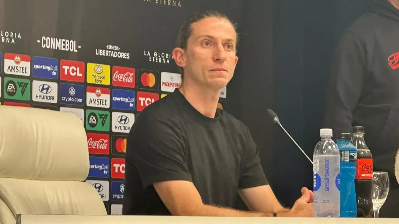 Filipe Luís coroa início meteórico como treinador com título mais importante da história do Fla