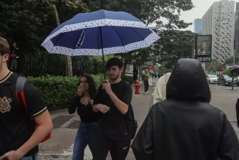 Dia chuvoso e com baixas temperaturas em São Paulo.