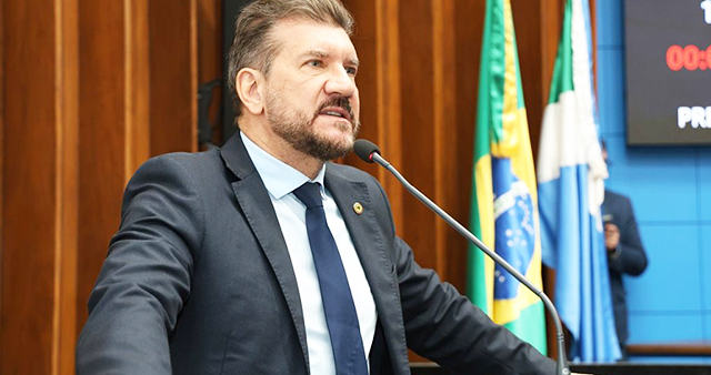 Durante a votação do projeto, Kemp ressaltou sua ligação pessoal com a paróquia, da qual participa há mais de três décadas