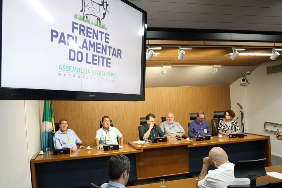 Reunião da Frente Parlamentar do Lei, realizada no plenarinho da ALEMS, debateu iniciativas de sustentabilidade.