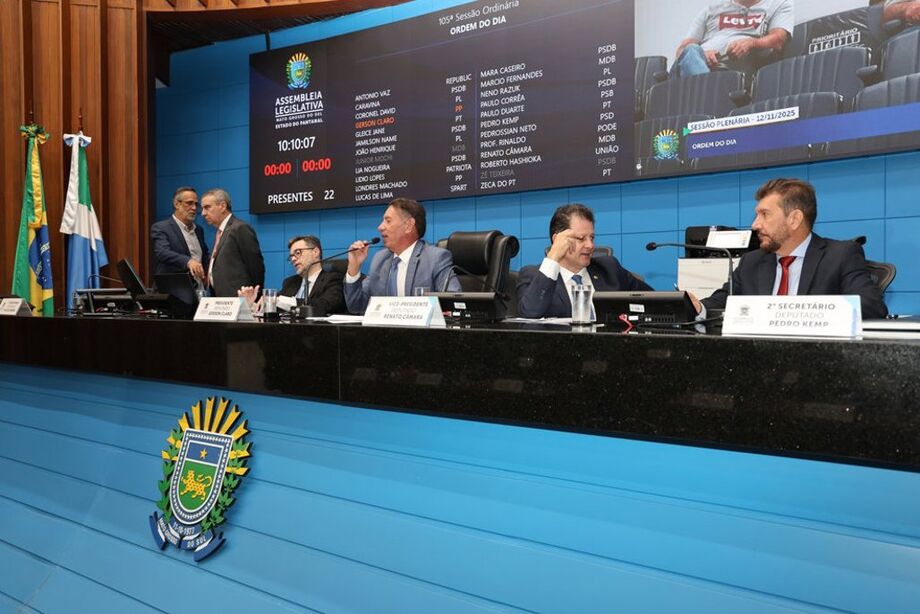 As matérias encaminhadas pelo Poder Executivos são lidas em plenário.