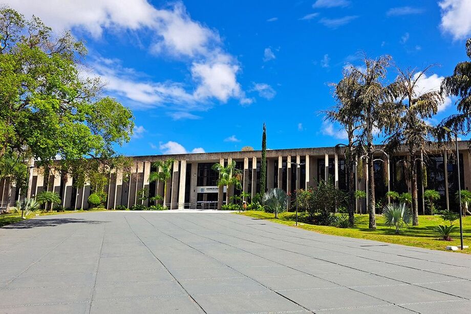 Propostas do Executivo tramitam na Assembleia Legislativa de Mato Grosso do Sul.