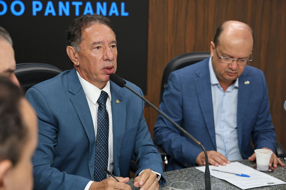 Presidente da Assembleia e representante do governo explicam critérios de distribuição das emendas durante o encontro em Campo Grande.