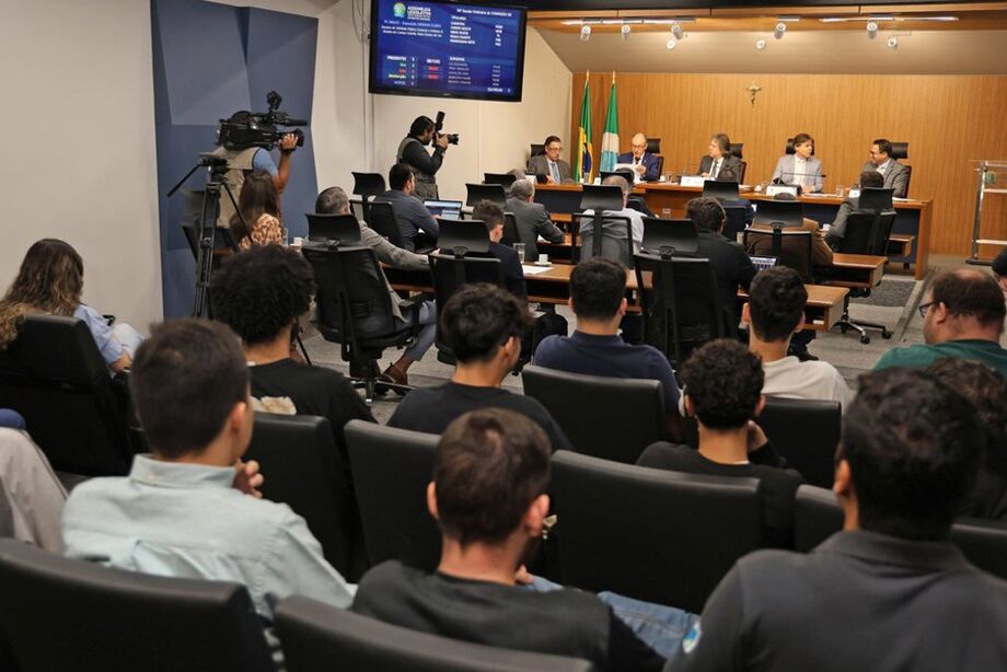 Reuniões são abertas ao público e à imprensa, todas as quartas-feiras a partir das 8h