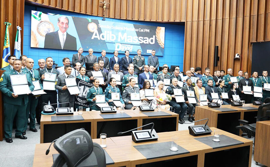 Sessão solene prestou homenagem a profissionais da segurança pública com a entrega da Medalha Coronel PM Adib Massad