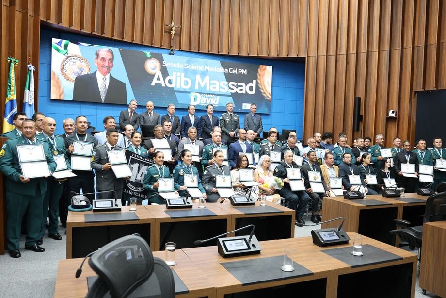 Sessão solene prestou homenagem a profissionais da segurança pública com a entrega da Medalha Coronel PM Adib Massad