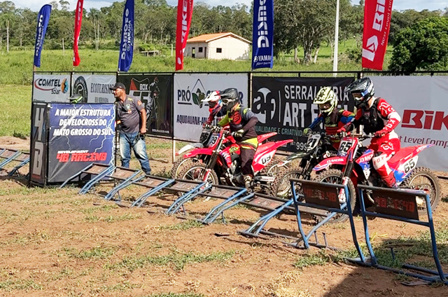 Final da Copa SulMatoGrossense de Velocross ocorre em Nioaque com cerca de 100 pilotos de 20 municípios; evento movimenta o esporte, turismo e economia local.