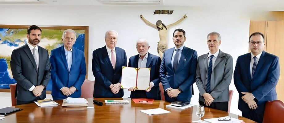 Lula assina projeto que combate facções criminosas