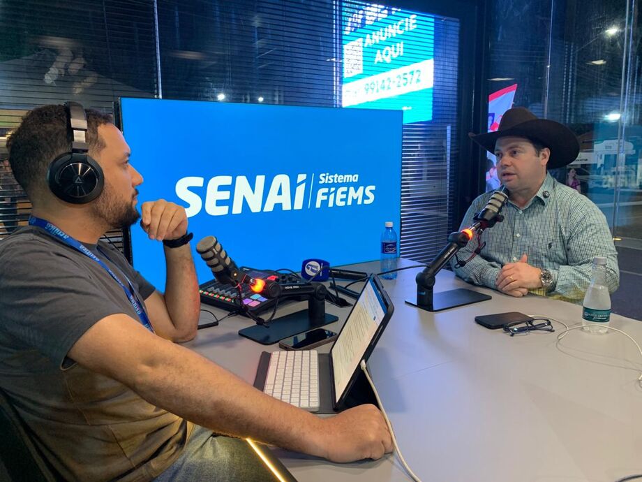 Deputado federal Rodolfo Nogueira, durante visita à Expogenética 2025, defende securitização das dívidas rurais e critica invasões de propriedades em Mato Grosso do Sul.