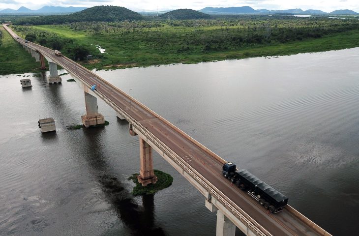 Ponte na BR-262 é eixo de ligação entre Corumbá e demais regiões de Mato Grosso do Sul.