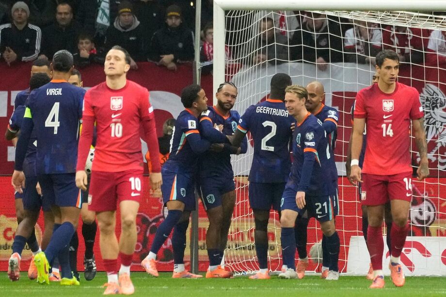 Memphis Depay garantiu empate para a Holanda contra a Polônia.