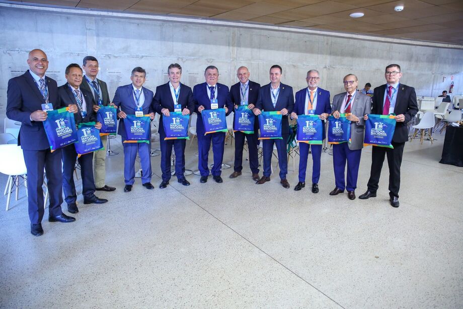 Vice-presidente da UNALE no Centro-Oeste, Lidio Lopes representa Mato Grosso do Sul na marcha que reúne deputados estaduais em defesa da autonomia dos parlamentos.